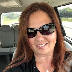 Meet your Posher, Denise